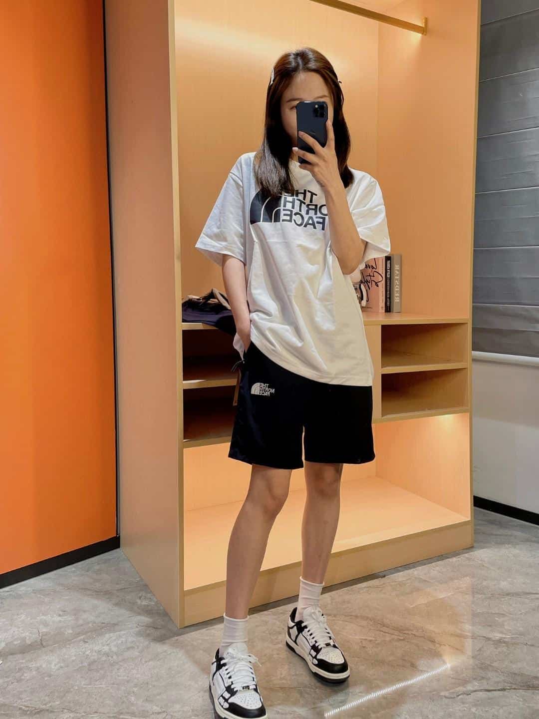 長褲, 長袖, 襯衫, 衛褲, 衛衣, 羽絨服, 短褲, 短袖, 夾克, T恤 - TNF 北面夏季專櫃 同款男女刺繡情侶速干五分褲 夏天潮流搭配短褲 細節感質感滿滿；