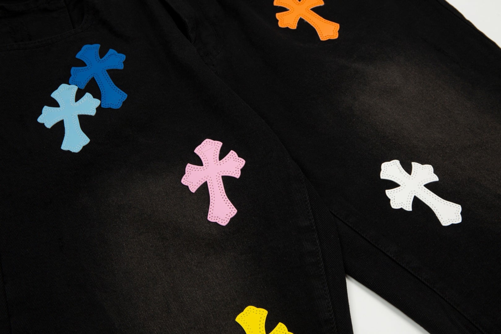 KO KE922# 市面唯一正確皮標版本 Chrome Hearts CH 克羅心 十字架刺繡做舊牛仔褲 - KO KE922# 市面唯一正確皮標版本 Chrome Hearts CH 克羅心 十字架刺繡做舊牛仔褲