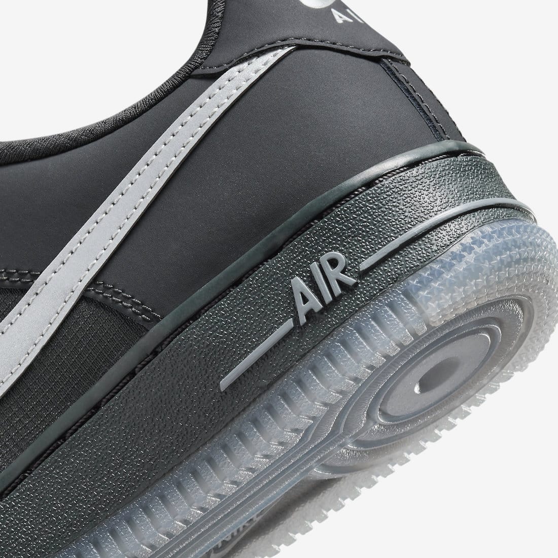 Nike Air Force 1 Low GS “Reflective Swoosh”, FV3980-001 - 璀璨登場，耐克Air Force 1低幫攜反光Swoosh標誌掀起熱潮