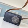 LOUIS VUITTON ONTHEGO - LOUIS VUITTON ONTHEGO 方形結構老花壓紋靈活手柄粒面牛皮 單肩斜挎手提包 中號 女款 黑色