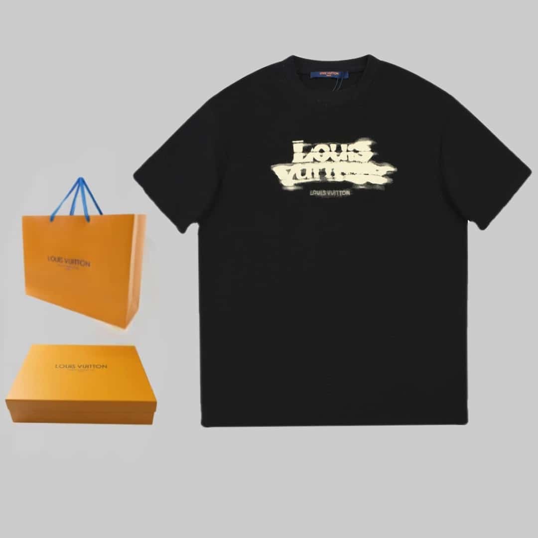 襯衫, 短袖, 夾克, T恤, LOUIS VUITTON - BJK ❤ 1V 路易23fw 幻影系列印花短袖。本款 T 恤取材柔軟針織100%純棉🎤以輕盈拉漿塑造正面 L