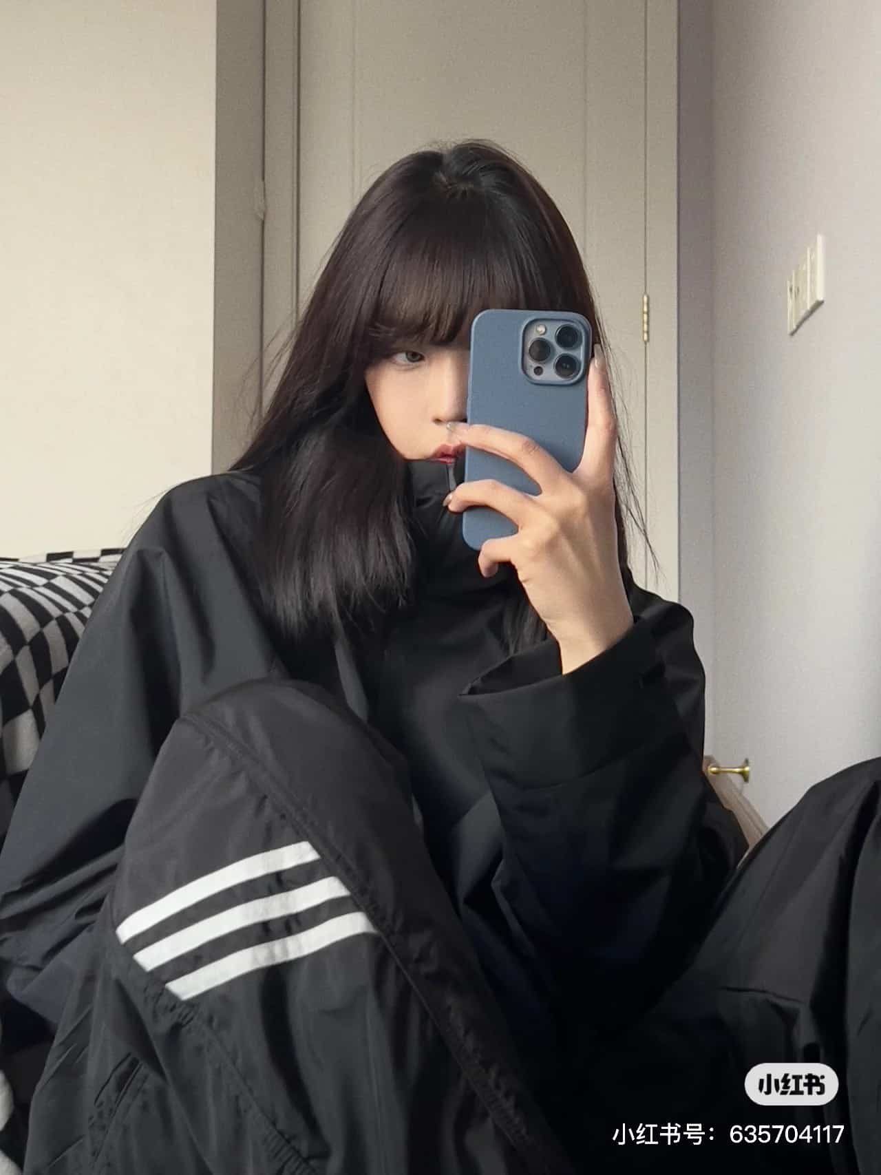 - 💰65
KL#L37 （上身图）
巴黎世家BALANCEGA X Adidas阿迪达斯联名小标织带直筒神裤