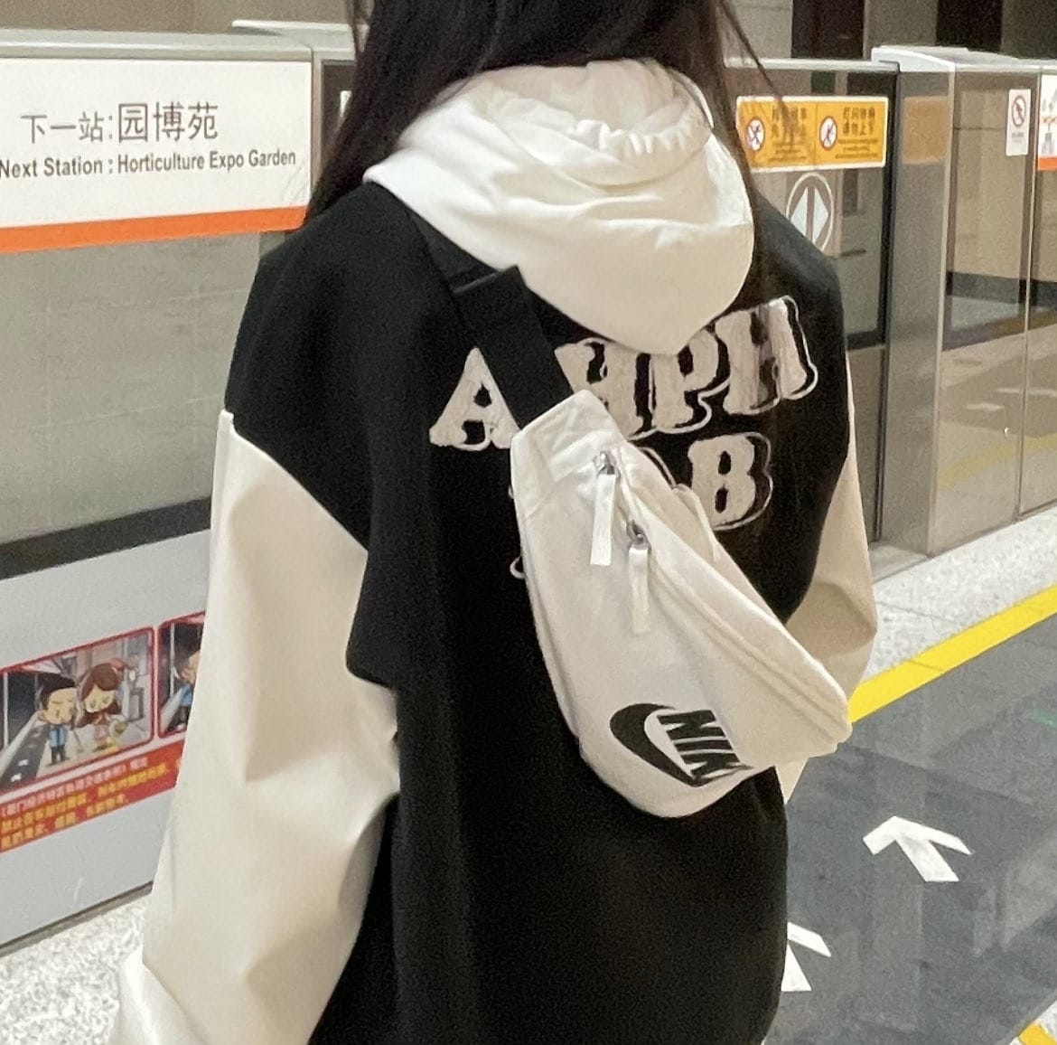 長褲, 長袖, 襯衫, 衛褲, 衛衣, 夾克, T恤, Burberry - 款號#ok0029 王一博同款nike耐克腰包胸包單肩包斜挎包跑步健身便捷包 顏色:白色 黑色 灰色 藍色
