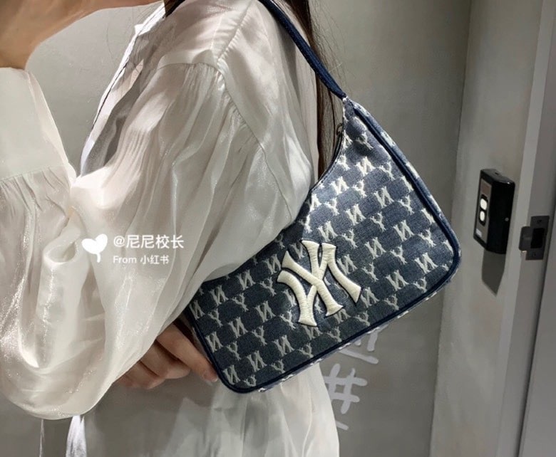 長袖, 衛褲, 衛衣, 夾克, T恤 - OK5020 韓國MLB洋基隊老花牛仔滿印刺繡腋下包泫雅同款復古又休閒 專櫃斷貨王 最近實在是太火了小紅書
