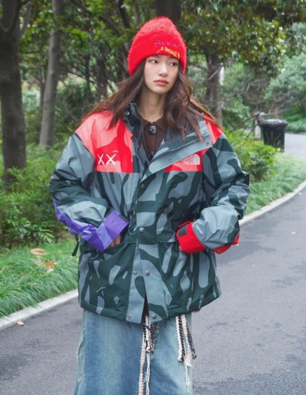 夾克 - 上身效果 THE NORTH FACE 22ss北面聯名XX KAWS系列硬殼夾克男女同款戶外三合一沖鋒衣