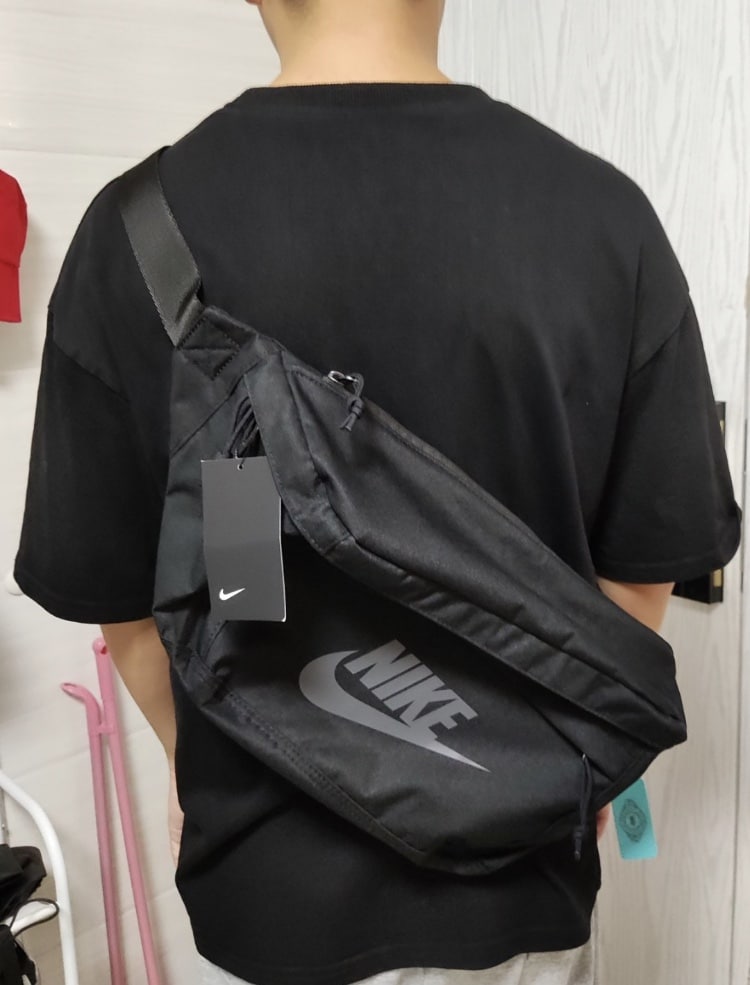 - 高版本 I1018 耐克nike王一博同款大容量胸包ins潮休閒運動單肩男女情侶同款背包腰包斜挎包 顏色