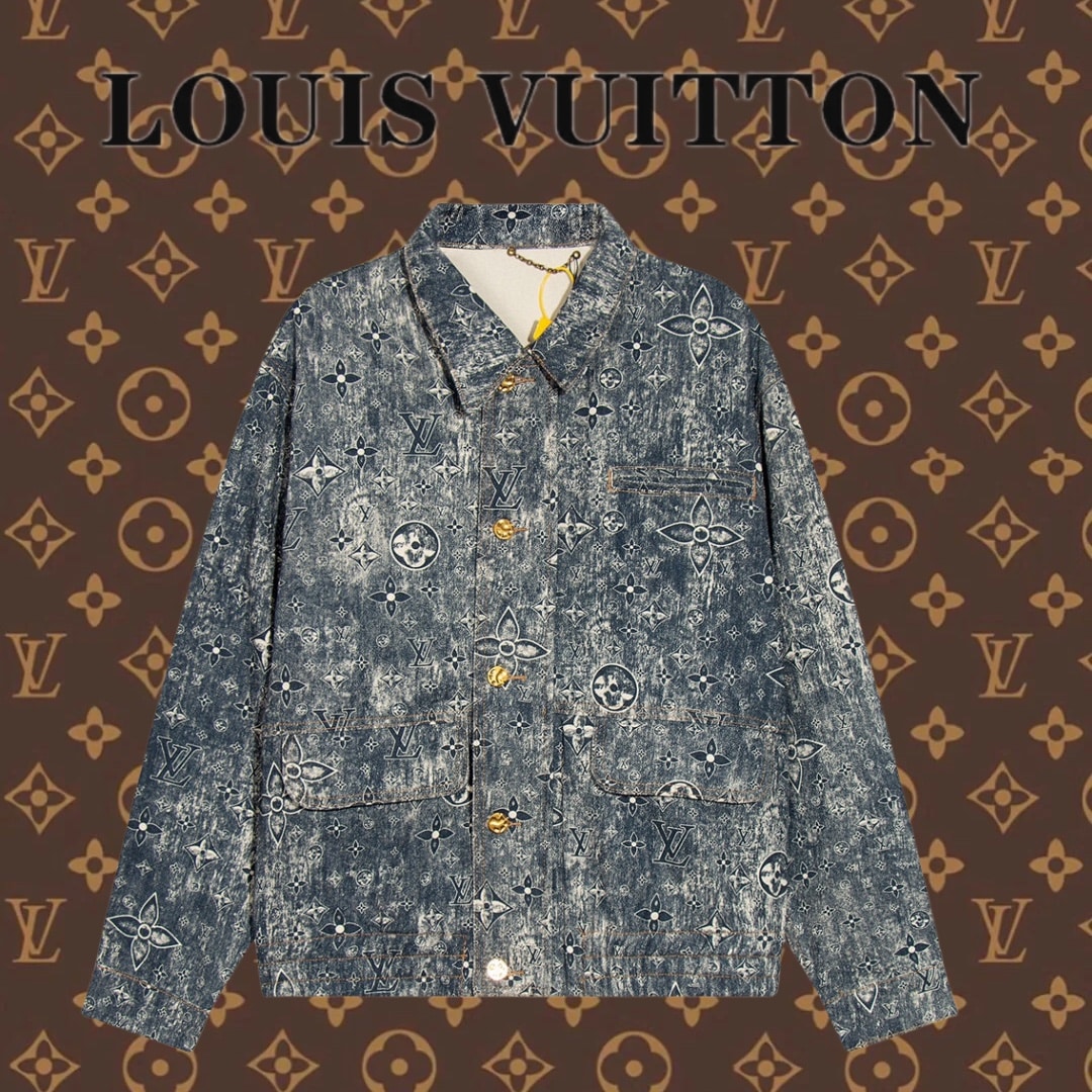 LOUIS VUITTON - DW 新款現貨上架尾燈老花牛仔外套 這是 它在國內第三次舉辦走秀活動 今年選在 了國秦皇島阿那亞