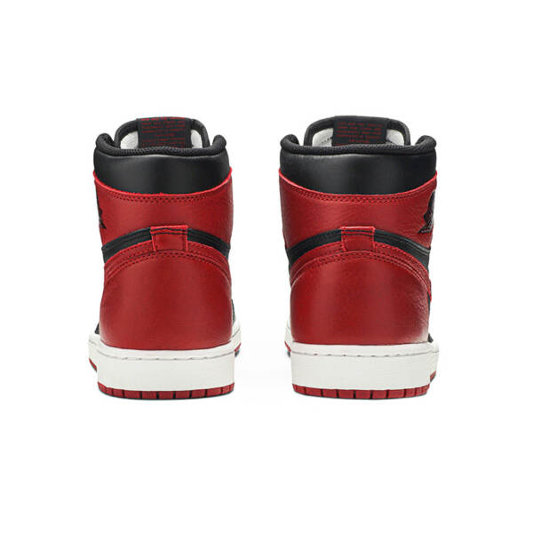 Air Jordan 1 RETRO HIGH OG “BANNED 2016 RELEASE” 555088 001