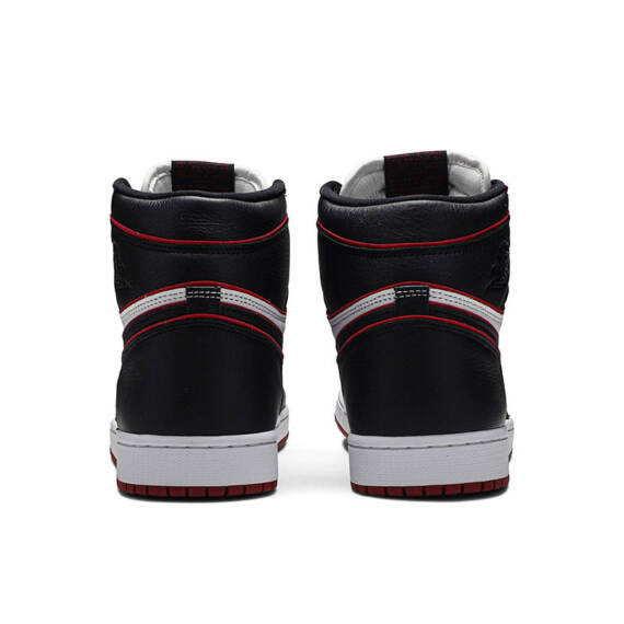 Air Jordan 1 RETRO HIGH OG “BLOODLINE” 555088 062