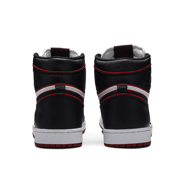 Air Jordan 1 RETRO HIGH OG “BLOODLINE” 555088 062