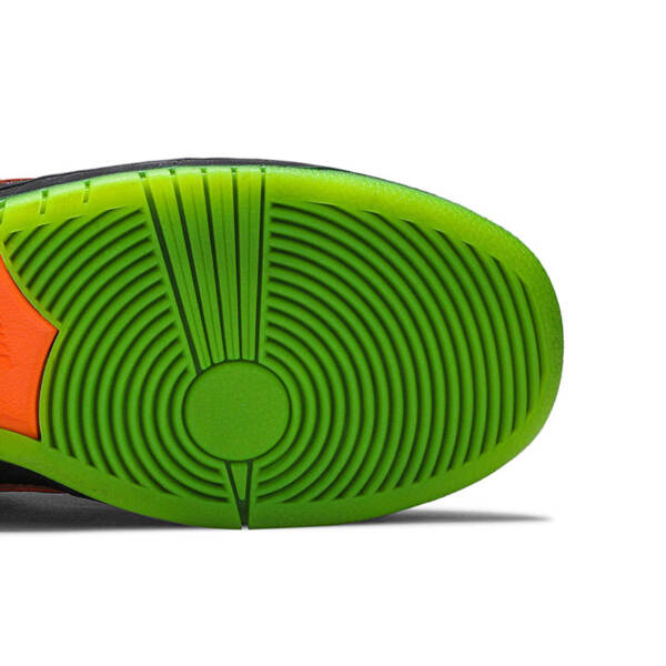 DUNK LOW SB “NIGHT OF MISCHIEF” BQ6817 006