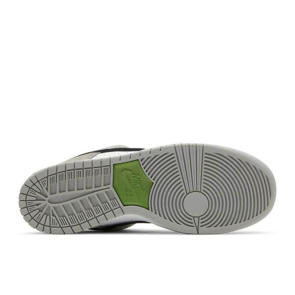 DUNK LOW SB “CHLOROPHYLL” BQ6817 011