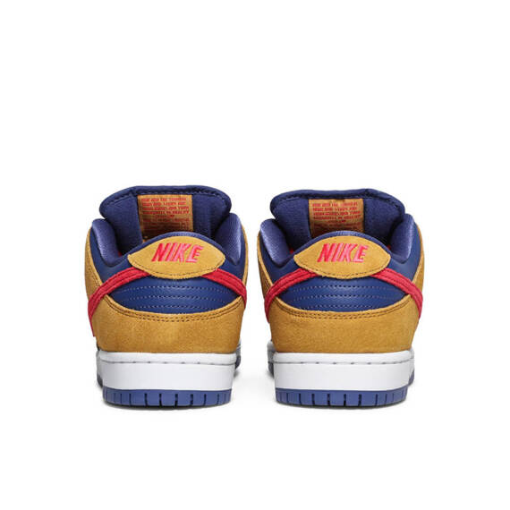 Dunk Low SB “Reverse Papa Bear” BQ6817 700