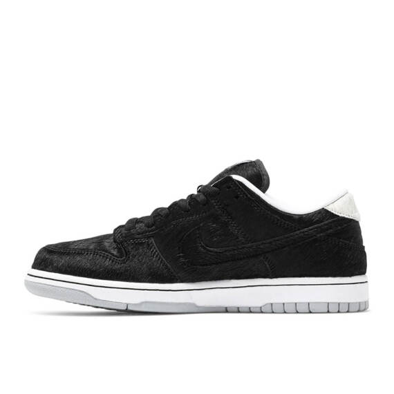 MEDICOM TOY X NIKE SB DUNK LOW OG QS CZ5127 001