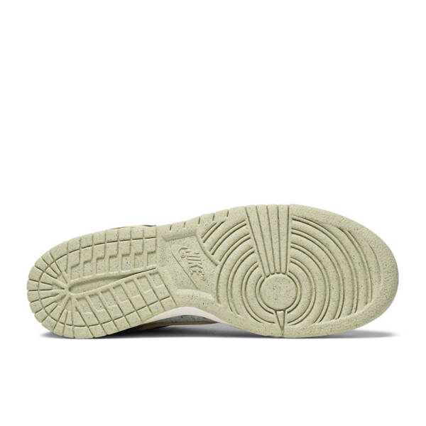 DUNK LOW “COMMUNITY GARDEN” CZ9747 900
