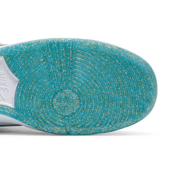 SEAN CLIVER X DUNK LOW SB “HOLIDAY SPECIAL” DC9936 100