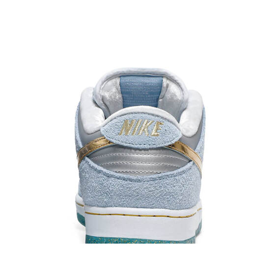 SEAN CLIVER X DUNK LOW SB “HOLIDAY SPECIAL” DC9936 100