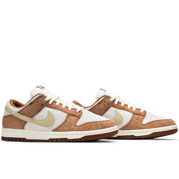 DUNK LOW PREMIUM “MEDIUM CURRY” DD1390 100