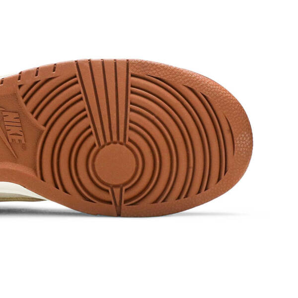 DUNK LOW PREMIUM “MEDIUM CURRY” DD1390 100