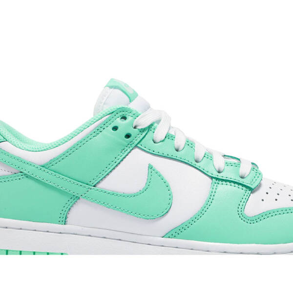 DUNK LOW “GREEN GLOW” DD1503 105