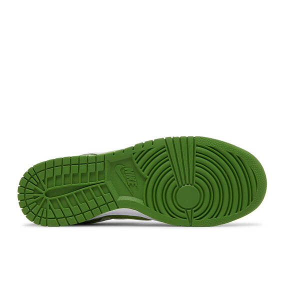 Dunk Low “Chlorophyll” DJ6188 300