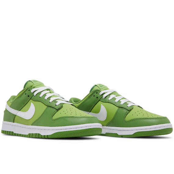 Dunk Low “Chlorophyll” DJ6188 300