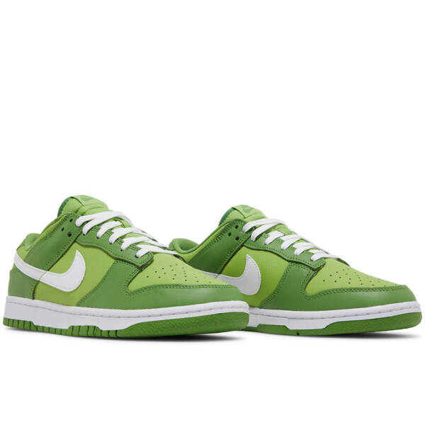 Dunk Low “Chlorophyll” DJ6188 300