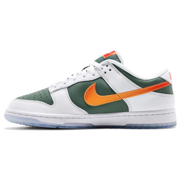 Dunk Low “NY vs NY” DN2489 300