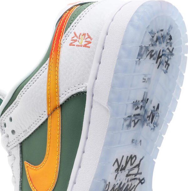 Dunk Low “NY vs NY” DN2489 300