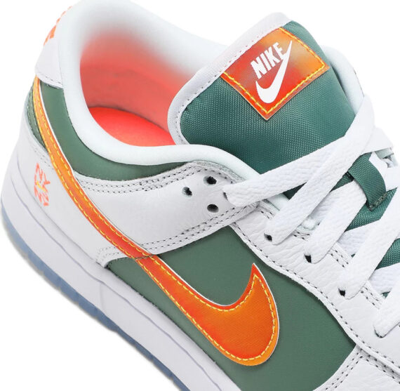 Dunk Low “NY vs NY” DN2489 300
