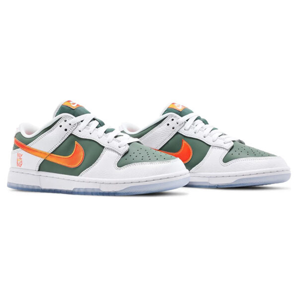 Dunk Low “NY vs NY” DN2489 300