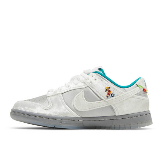 Dunk Low “Ice” DO2326 001