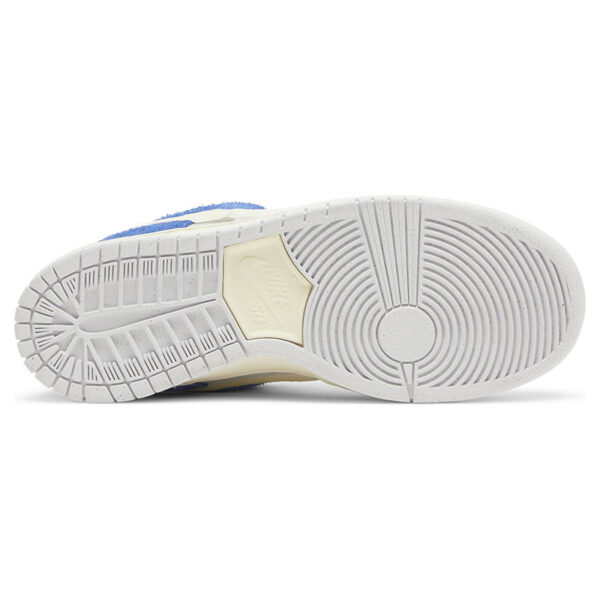 FLY STREETWEAR X DUNK LOW PRO SB DQ5130-400
