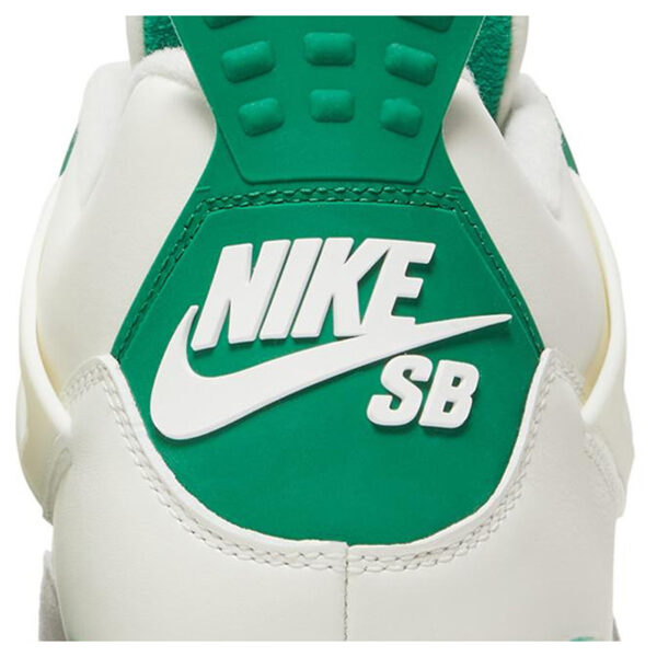 NIKE SB X Air Jordan 4 RETRO “PINE GREEN” DR5415 103