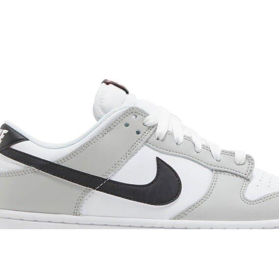DUNK LOW SE “LOTTERY PACK – GREY FOG” DR9654 001