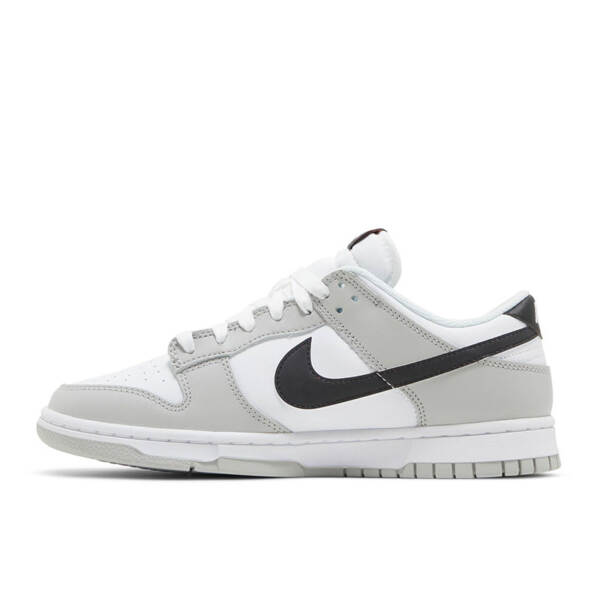 DUNK LOW SE “LOTTERY PACK – GREY FOG” DR9654 001