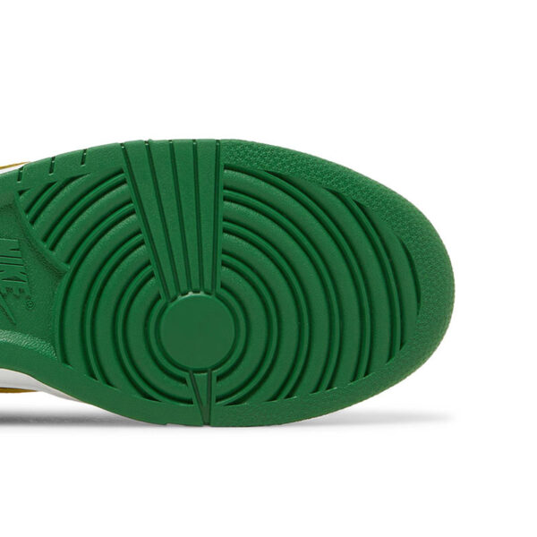 DUNK LOW “REVERSE BRAZIL” DV0833 300