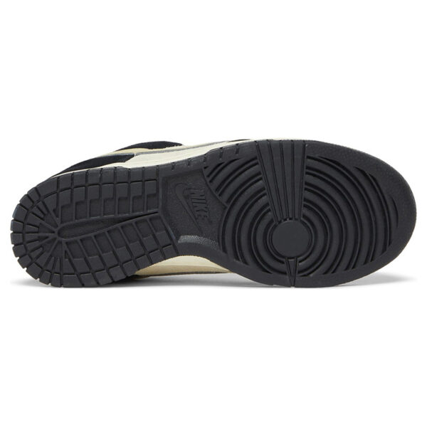 DUNK LOW LX “BLACK SUEDE” DV3054 001