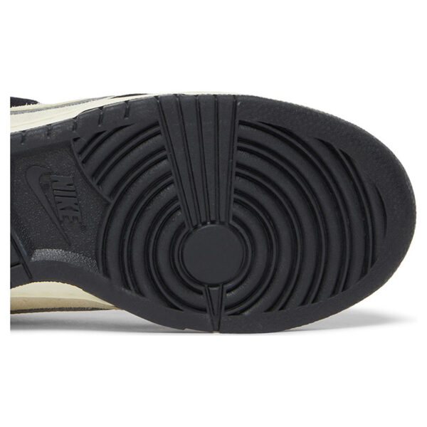 DUNK LOW LX “BLACK SUEDE” DV3054 001
