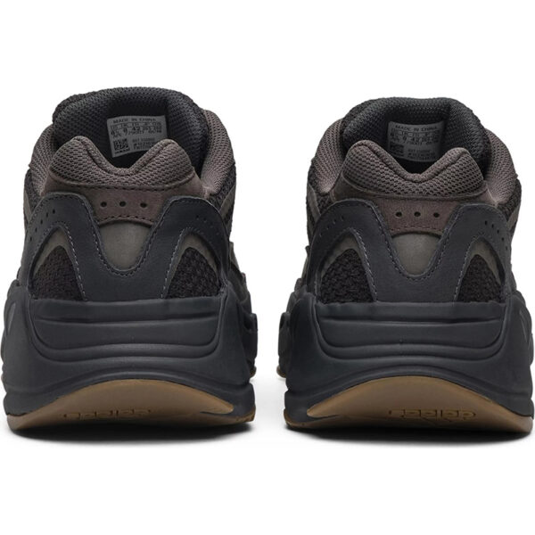 “Special Price” yeezy Boost 700 V2 “Geode” EG6860-TJ