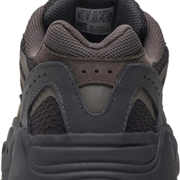 “Special Price” yeezy Boost 700 V2 “Geode” EG6860-TJ
