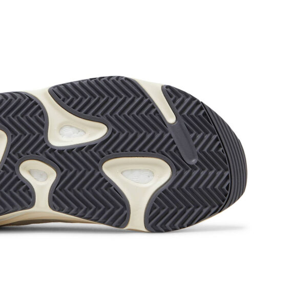 “Special Price” yeezy BOOST 700 “ANALOG” EG7596-TJ
