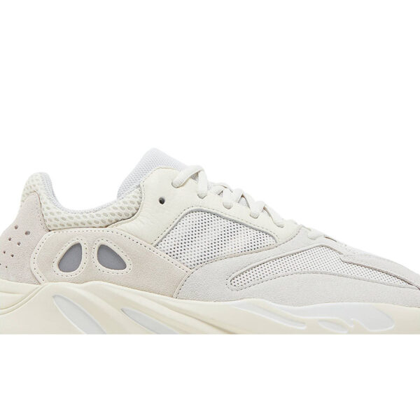 “Special Price” yeezy BOOST 700 “ANALOG” EG7596-TJ