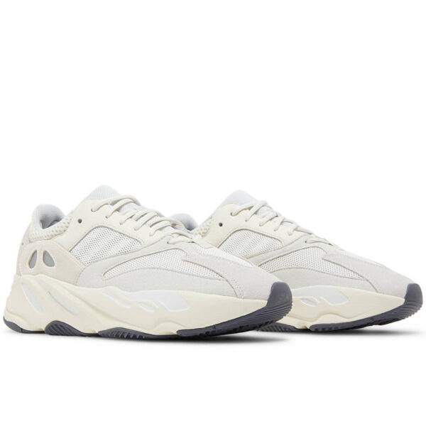“Special Price” yeezy BOOST 700 “ANALOG” EG7596-TJ