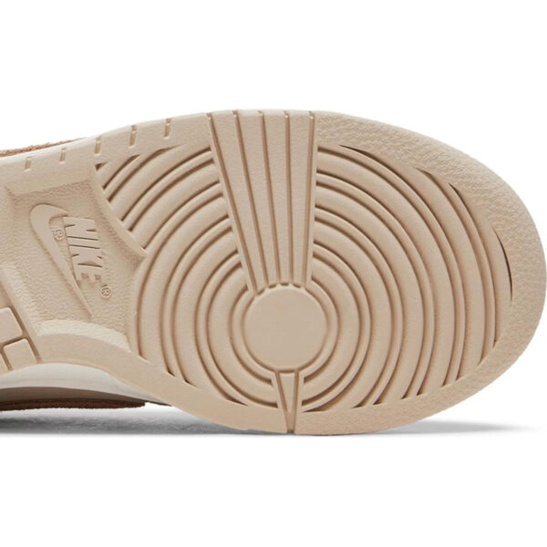 Wmns Dunk Low SE “Sandrift” FD0873-126