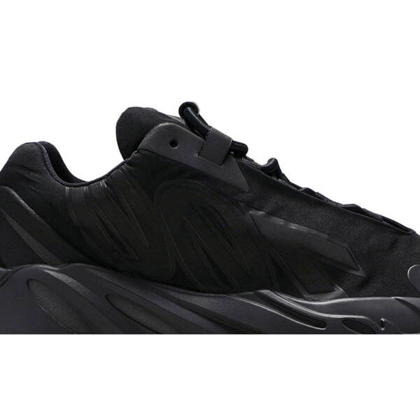 YEEZY BOOST 700 MNVN “TRIPLE BLACK” FV4440