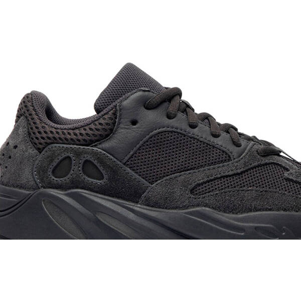 YEEZY BOOST 700 “UTILITY BLACK” FV5304