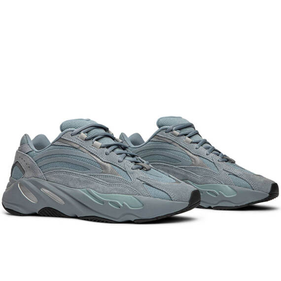 YEEZY BOOST 700 V2 “HOSPITAL BLUE” FV8424