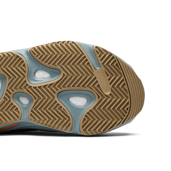 YEEZY BOOST 700 “CARBON BLUE” FW2498