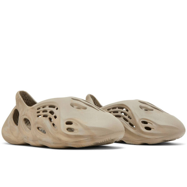 YEEZY FOAM RUNNER “STONE SAGE” GX4472